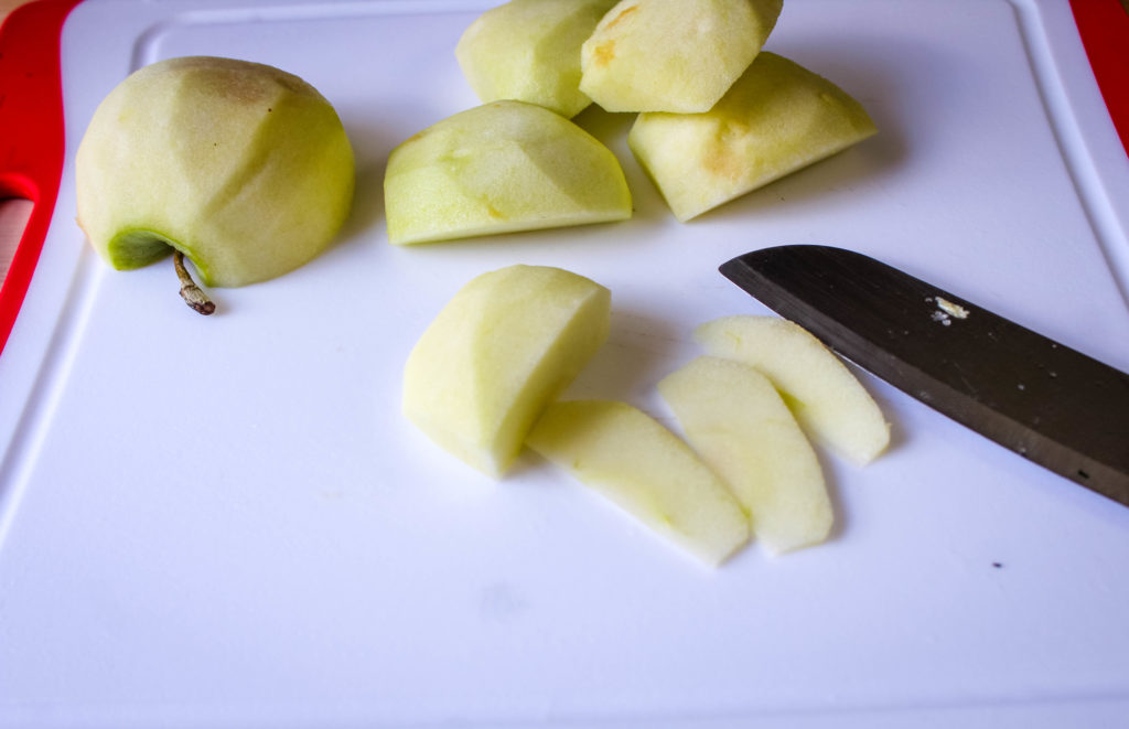 peeled , cored and sliced apples