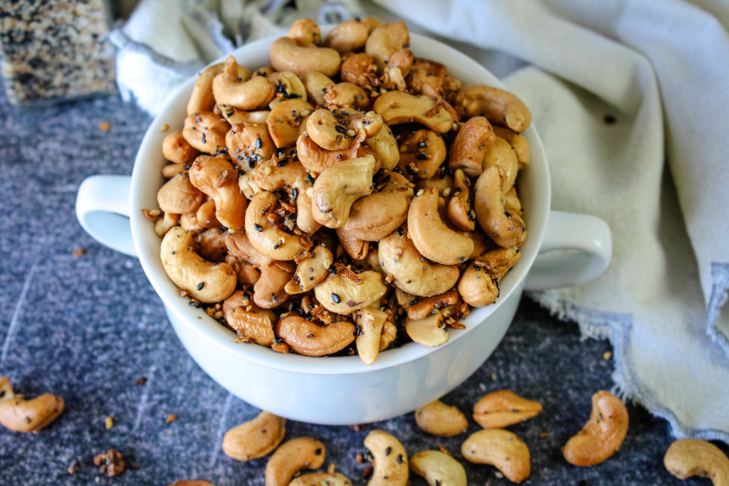 Everything Bagel Roasted Cashews in a white bowl