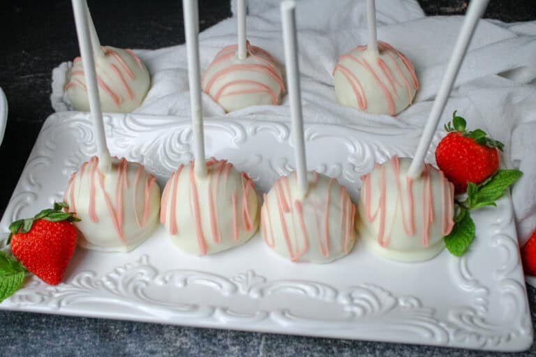 Strawberry Cake Pops